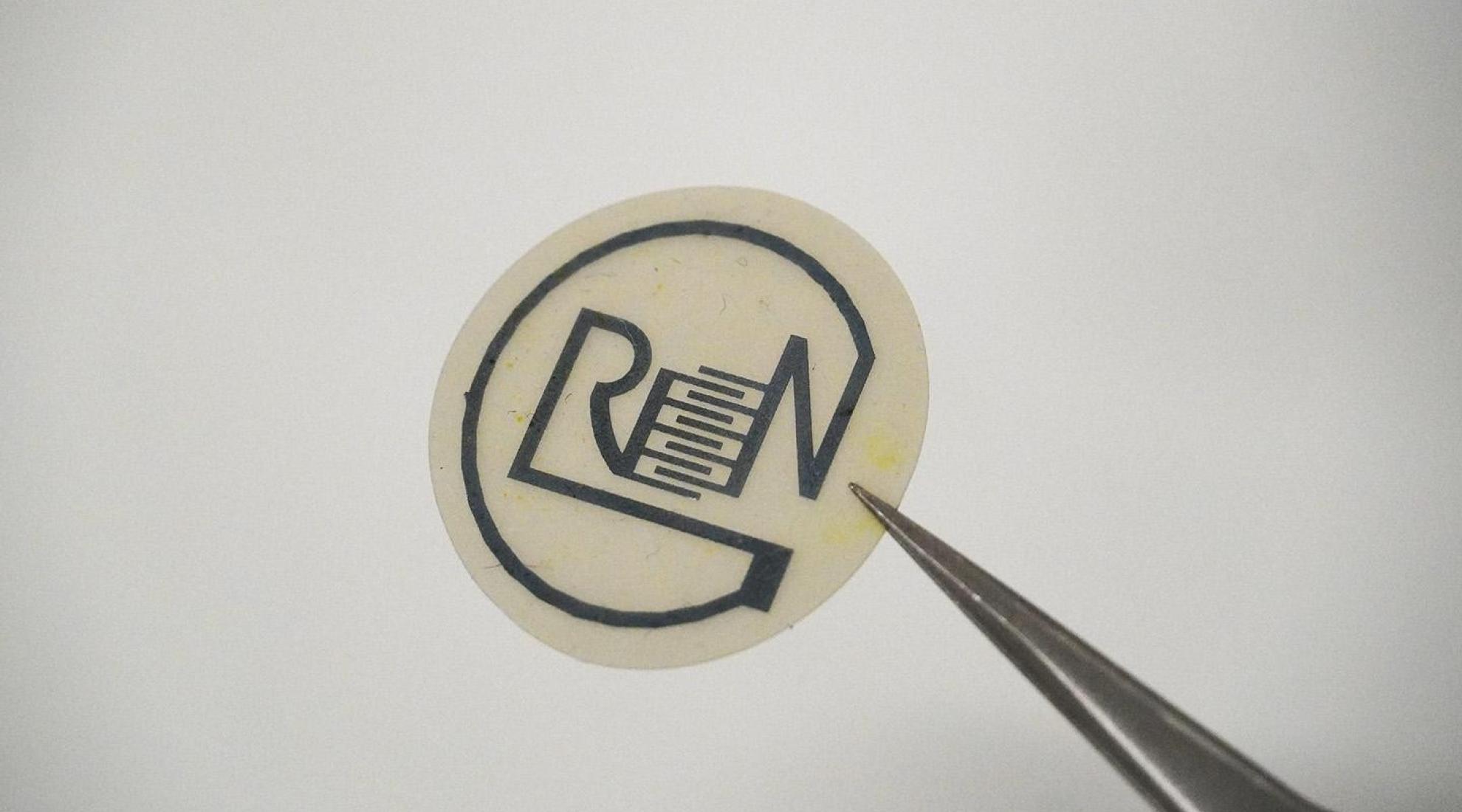 A biodegradable sensor for sensitive shipments